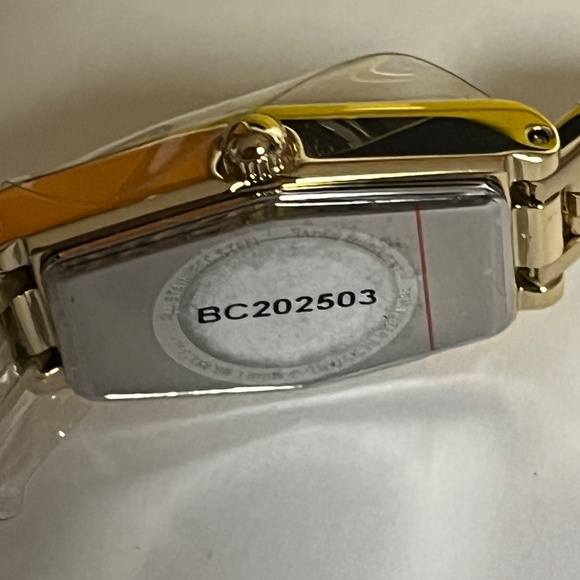 Invicta Womens Watch Angel Lady 48123 Quartz Gold Tone Stainless steel 20mm New - Picture 7 of 9